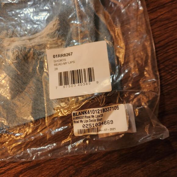 BLANKNYC Barrow Vintage High Rise Short - Read My Lips Size 28 (6) - Picture 6 of 7